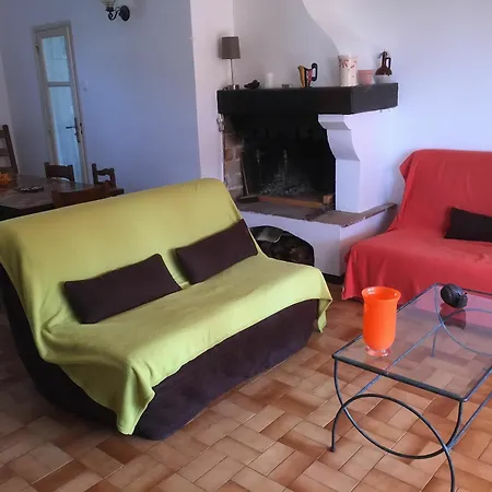 With 3 Bedrooms In Saint-raphael, With Wonderful Sea View An Apartment *